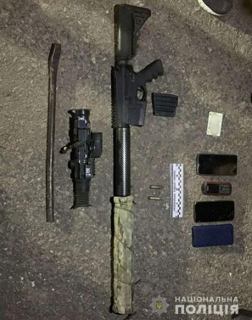 На Херсонщині аграрій озброївся карабіном з тепловізором та на «Лінкольні» поїхав стріляти по людях