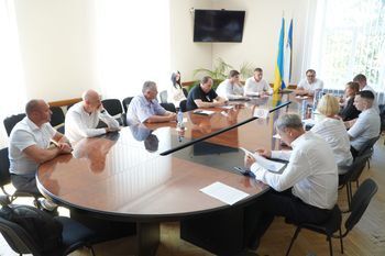 Депутати обговорювали подальшу долю хокею в області