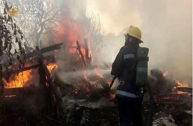 Из-за сухой травы горело домовладение в селе возле Каховки
