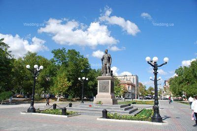 Реконструкція парку в Потьомкінському сквері проходить за рахунок міського бюджету