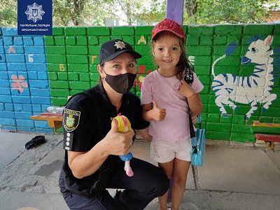 Патрульні продовжують відвідувати дитячі садочки