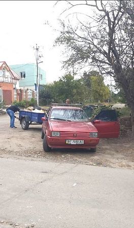 Херсонці самі завалюють місто сміттям - Дніпровська райрада просить допомоги у небайдужих