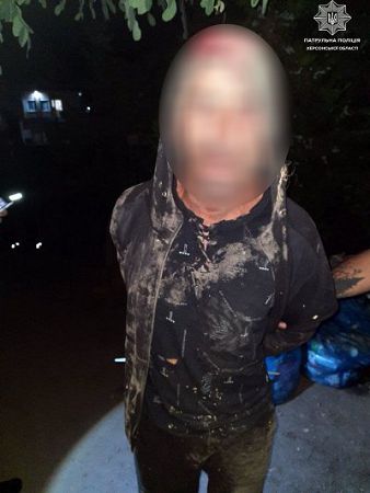Херсонські патрульні по гарячих слідах затримали підозрюваного у розбої