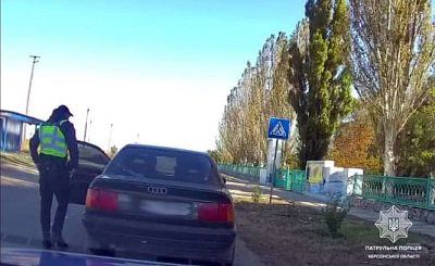 Патрульна поліція продовжує виявляти водіїв з підробленими документами