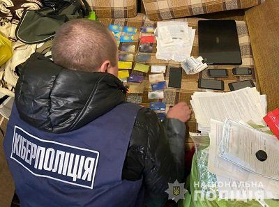 На Херсонщині судитимуть учасників організованої групи за привласнення чверті мільйона гривень громадян