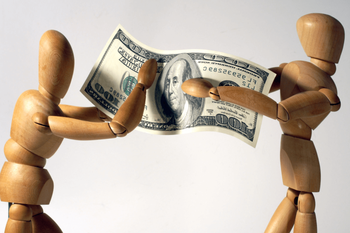 В Олешках підприємства почали повертати землю