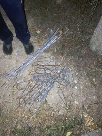 На Херсонщині поліцейські «на гарячому» затримали херсонця, який нищив могили