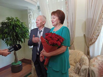 Солідні «молодята»: у Херсоні вшанували поважні подружжя