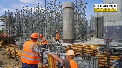 Роботи на шляхопроводі в Херсоні  тривають