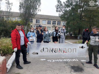 Шкільні офіцери продовжують профілактичні заняття зі школярами Херсонщини