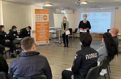 В Херсоні поліцейські взяли участь у тренінгу з протидії домашньому насильству