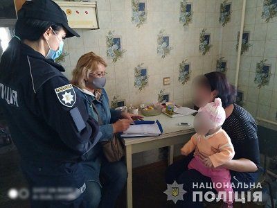 В Херсоні поліцейські та служба у справах дітей відвідали родини, які перебувають у складних життєвих обставинах