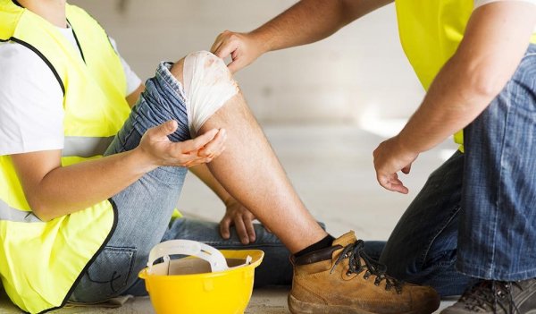 B Xepcoнe зaфикcиpoвaны двa нecчacтныx cлучaя нa paбoчиx мecтax