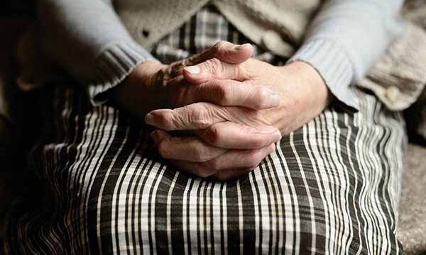 В Новой Каховке полиция всю ночь искала 94-летнюю горожанку