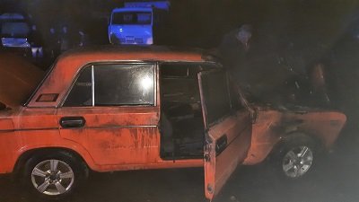 У селі Козацьке вночі горіли «Жигулі»