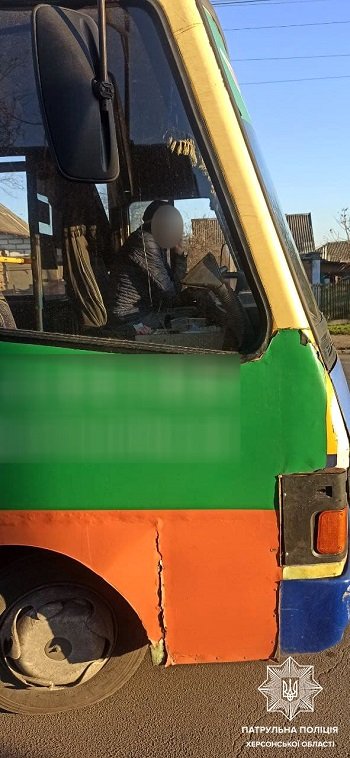 П'яний водій автобуса ледь не збив людину на вулиці Кулика в Херсоні