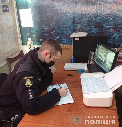 На Херсонщині поліцейські склали протокол на одного з батьків учня, який кривдив однокласників