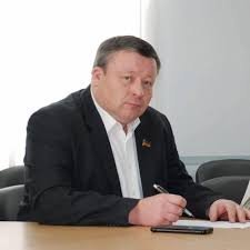 Віктор Короленко: «Для того, аби хірург прооперував, на нього має працювати більше 20 людей»
