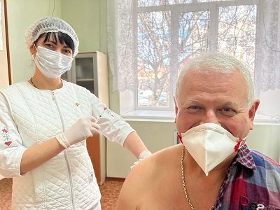 Олександр Співаковський вже зробив бустерне щеплення від COVID-19