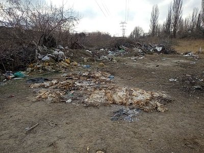Херсонське сміття у мікрорайоні Острів