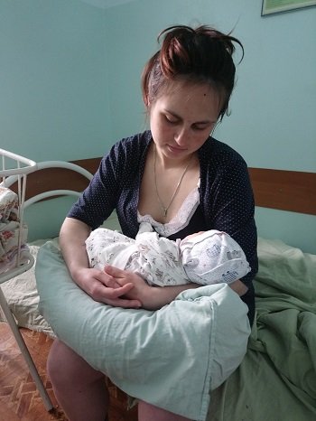 У херсонській лікарні ім. Тропіних з початку війни народилося 104 дитини