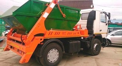 Сьогодні в Херсоні працюють 13 сміттєвозів у різних районах міста