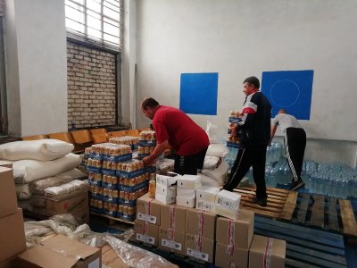 Діти в Кочубеївській громаді отримали благодійну допомогу