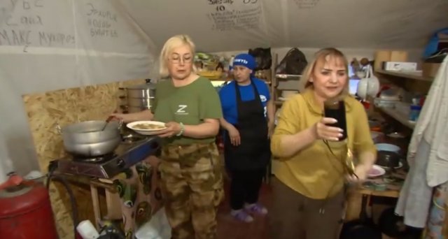 російські солдати надають перевагу харчуванню у своїх