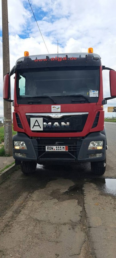 Автопарк херсонських комунальників поповнився новими самоскидами