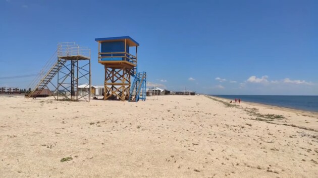 Мертвий сезон: безлюдні пляжі в окупованому Щасливцевому на Арабатській стрілці