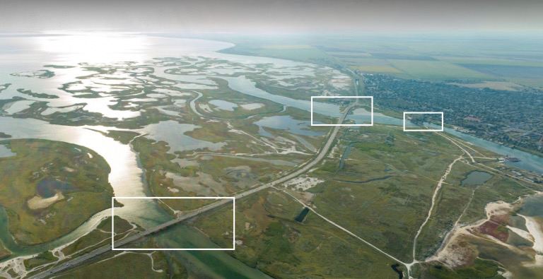Окупанти перекидають з Криму Арабатською стрілкою важку техніку і боєприпаси – соцмережі