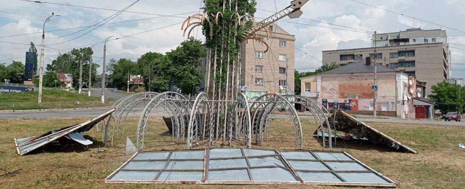 У Херсоні демонтували 26 незаконних рекламних конструкцій