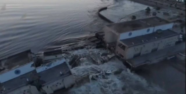 Дамбу на Каховській ГЕС пошкодили кілька днів тому: знімки Maxar підтвердили