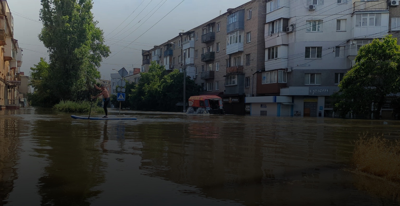 "Їм залишається жити годину, а вони пишуть – Слава Україні". Розповіді із затопленої Херсонщини