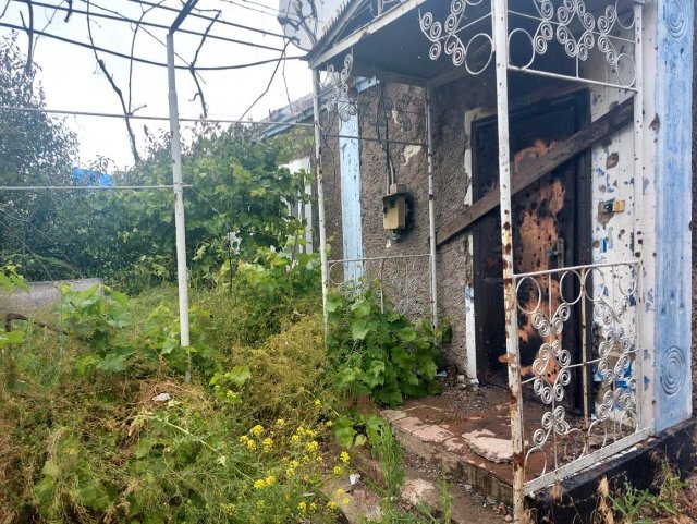 Обстріли місць евакуації та житлових кварталів: поліція фіксує чергові воєнні злочини російських окупантів на Херсонщині