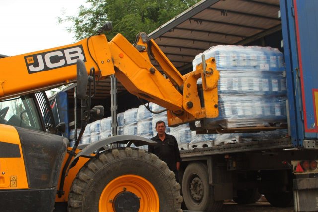 Перші дві фури з питною водою від «Динамо» прибули на Херсонщину