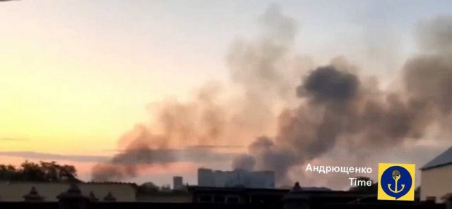 З’явилися супутникові знімки складу боєприпасів окупантів, знищеного в Херсонській області