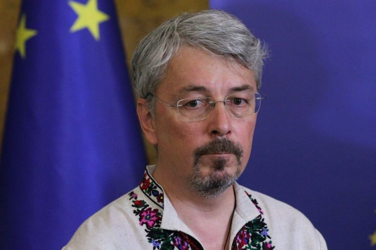 Очільник МКІП спробував пояснити, чому не евакуювали музеї в Херсоні