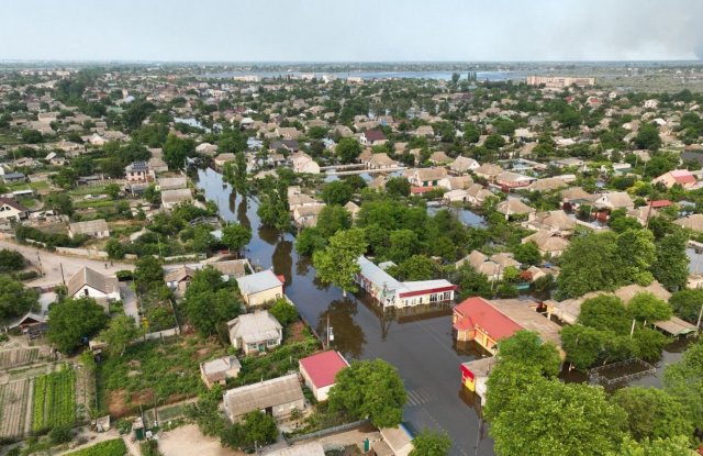 "Знищують докази": Зеленський каже, що окупанти на Херсонщині організовано прибирають тіла загиблих після підриву ГЕС