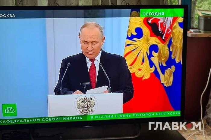 На сьомому місяці після звільнення. У Херсоні показують російські телеканали