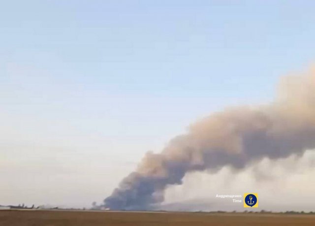 ЗСУ вдарили по великому складу БК окупантів на лівобережжі Херсонської області, почалася детонація