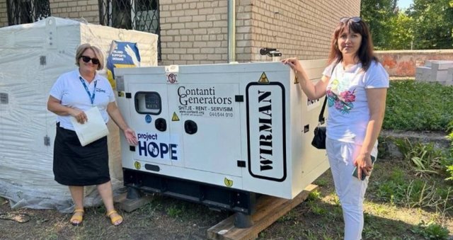 Благодійний фонд «Project Hope» передав Голопристанській громаді потужний генератор
