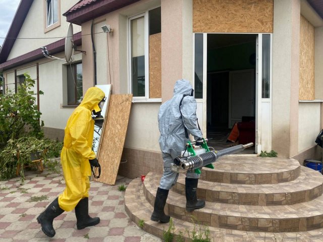 У Херсоні продовжуються роботи зі знезараження та дезінфекції підтоплених територій та об’єктів,