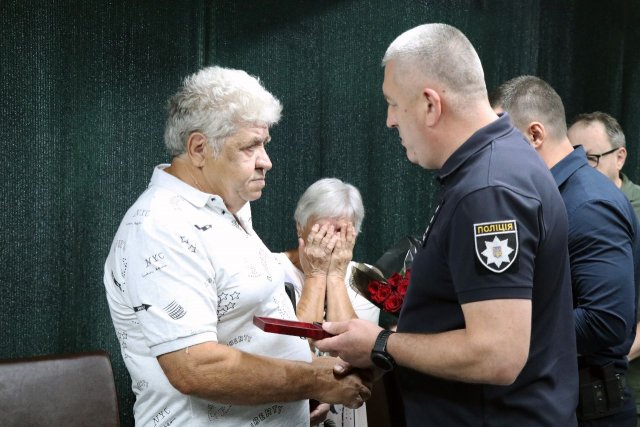 Рідним загиблих поліцейських Херсонщини вручили державні нагороди