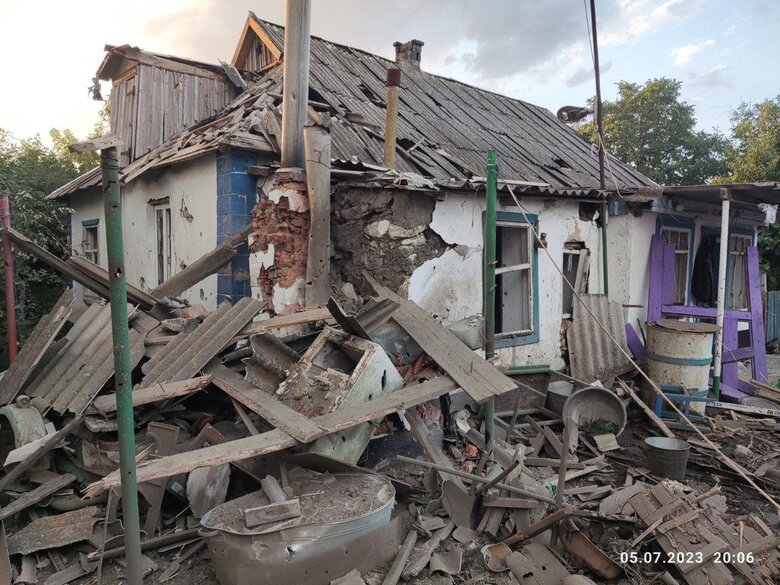 Наслідки обстрілу Шевченківки на Херсонщині: Зафіксовано три десятки прильотів, постраждалих немає 02 Наслідки обстрілу Шевченківки на Херсонщині: Зафіксовано три десятки прильотів, постраждалих немає 02