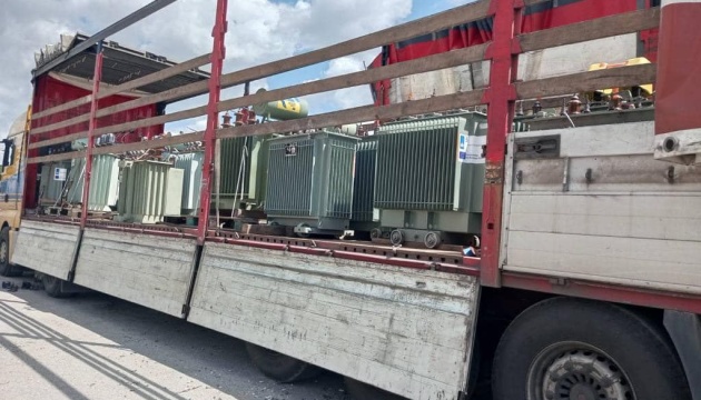 Енергетики Херсонщини отримали трансформатори від міжнародних партнерів