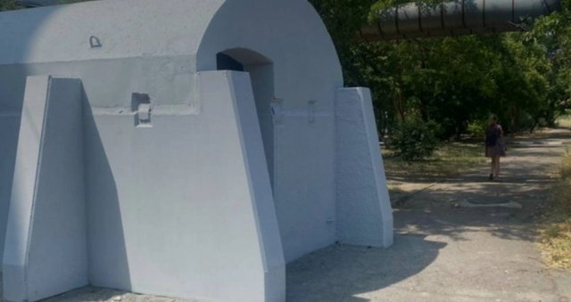 У Херсоні додатково встановили вуличні укриття