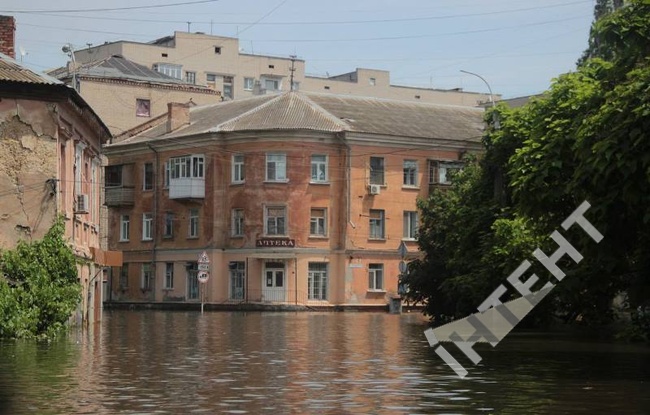 Майже 7000 осіб евакуйовано з підтопленої частини правобережної Херсонщини