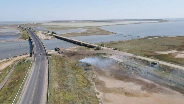 Російські туристи блукають степами українського півдня у пошуках виїзду на Армянськ