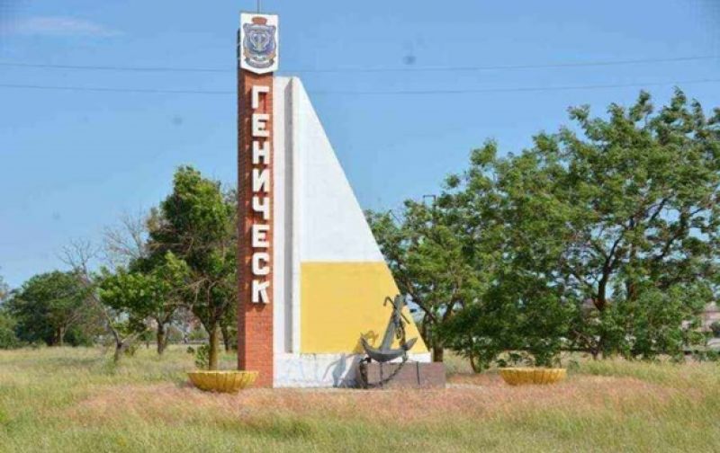 Лінгвоцид на окупованій Херсонщині триває: власників генічеських магазинів змушують міняти україномовні вивіски